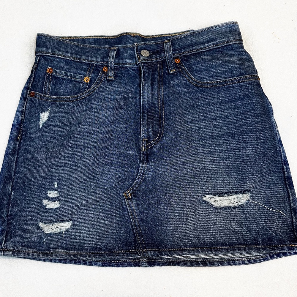 Vintage Levi’s denim distressed skirt size 27